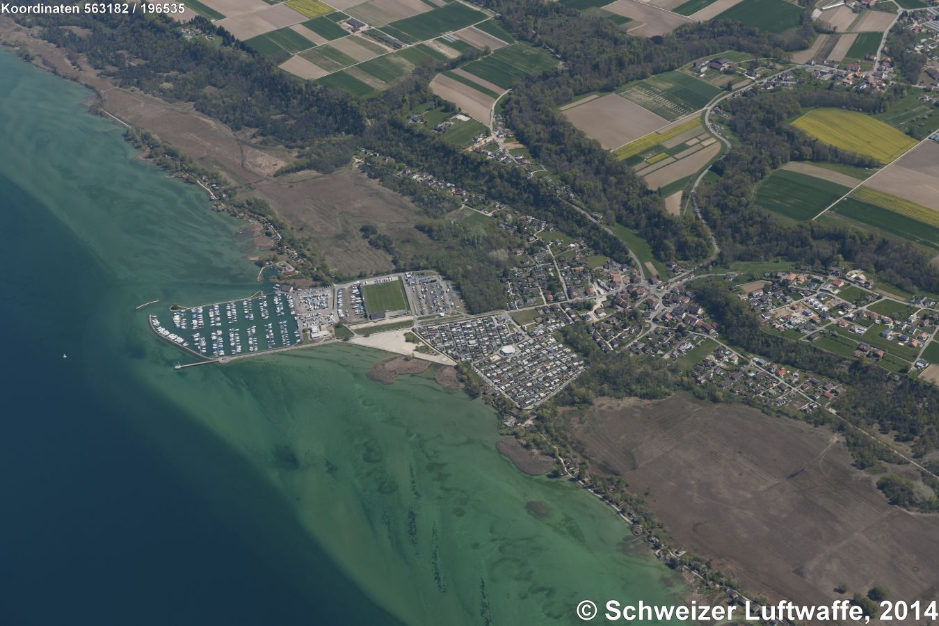 Gemeinde Delley-Portalban, eine politische Gemeinde im Kt. Fribourg; entstanden 2005 durch Fusion der Gemeinden Delley und Portalban. Bildposition: 2'563'189.50, 1'196'603.75